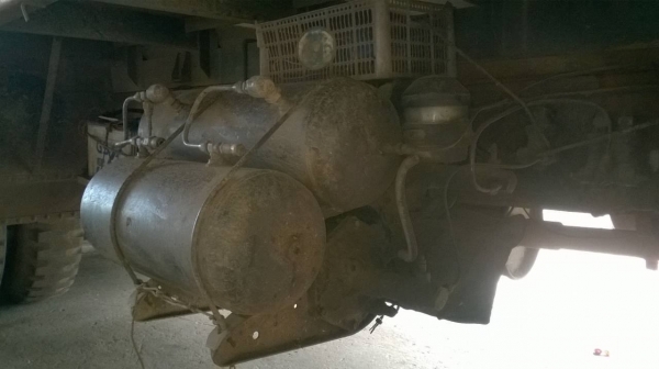 ขายรถล่อง 10 ล้อ เพลาเดียว FL177LA กระบะเหล็ก เครื่อง EH700 168 แรงม้า เบรคทิฟฟี่ พวงมาลัยพาวเวอร์ ทะเบียนเต็มพร้อมโอน ราคาต่อรองได้ครับ