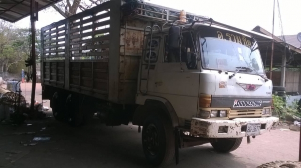 ขายรถล่อง 10 ล้อ เพลาเดียว FL177LA กระบะเหล็ก เครื่อง EH700 168 แรงม้า เบรคทิฟฟี่ พวงมาลัยพาวเวอร์ ทะเบียนเต็มพร้อมโอน ราคาต่อรองได้ครับ