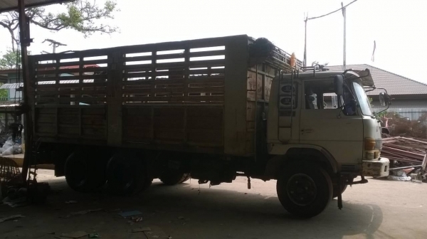 ขายรถล่อง 10 ล้อ เพลาเดียว FL177LA กระบะเหล็ก เครื่อง EH700 168 แรงม้า เบรคทิฟฟี่ พวงมาลัยพาวเวอร์ ทะเบียนเต็มพร้อมโอน ราคาต่อรองได้ครับ