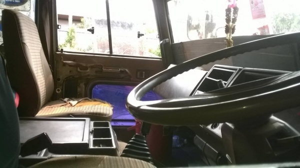 ขายรถล่อง 10 ล้อ เพลาเดียว FL177LA กระบะเหล็ก เครื่อง EH700 168 แรงม้า เบรคทิฟฟี่ พวงมาลัยพาวเวอร์ ทะเบียนเต็มพร้อมโอน ราคาต่อรองได้ครับ