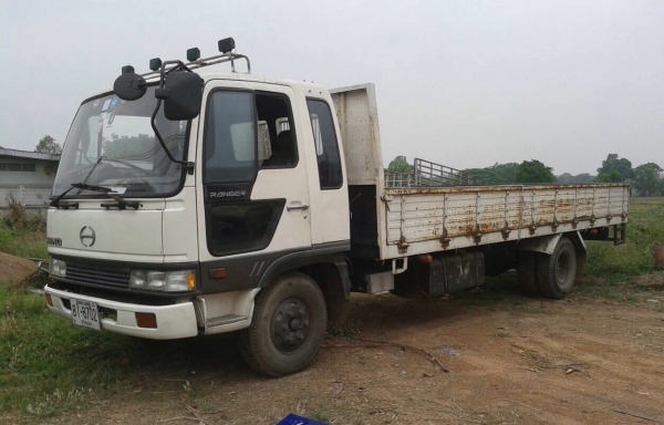 ขาย 6 ล้อ ช่วงยาว 6.20 เมตร HINO FD3H จดทะเบียนปี 48 เครื่อง HO7D 195 แรงม้า คัสซีสวยตลอดเส้น เบรคทิฟฟี่ กระจกไฟฟ้า พาวเวอร์ แอร์เย็น ทะเบียนพร้อมโอนครับ