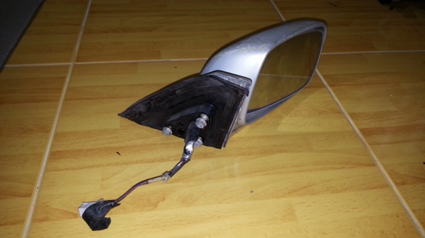 กระจกมองข้างโซลูน่า ไฟสามสาย ข้างขวา ของแท้มือสอง กระจกมองข้างโซลูน่า ไฟสามสาย ข้างขวา ของแท้มือสอง