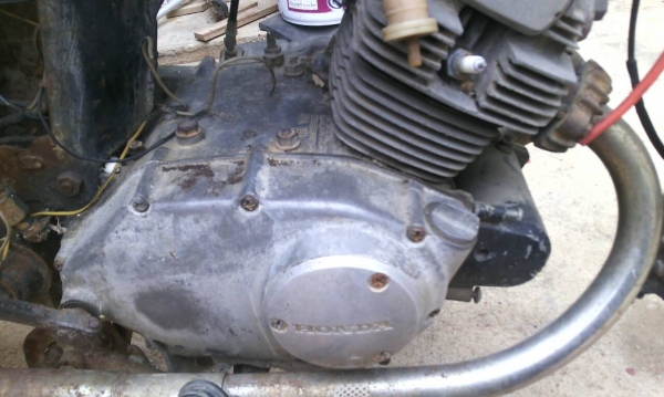 ขายรถเครื่องhondaรุ่นเก่า2สูบตามสภาพ