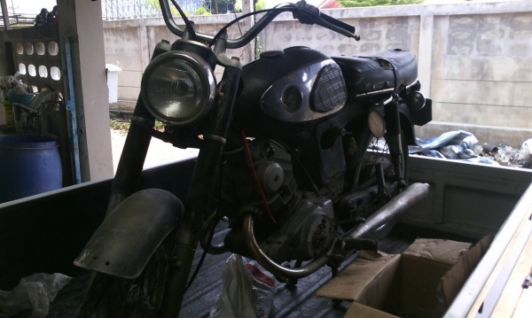 ขายรถเครื่องhondaรุ่นเก่า2สูบตามสภาพ