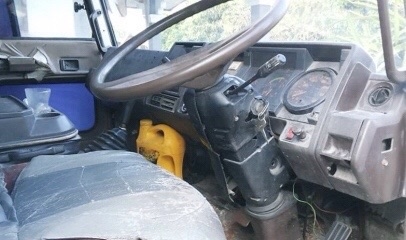 HINO KT 725 - 220 HP EM100 สิบล้อ 2 เพลา ขายเฉพาะหัวเก๋งกับตัวคัชซีนะครับไม่มีกระบะ เครื่องยนต์ 220 แรงเครื่องแน่นแรงดีสุดๆครับลงเล่มครบ หัวเก๋ง HINO F18 ลงเล่มครบพร้อมภายในเก๋งคอนโซลสวยครบ พวงมาลัยเพาเวอร์ ระบบเบรคทริ๊ปฟี้ครบครัน ช่วงล่างแน่นคัชซีไม่มีแต