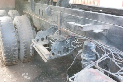 HINO KT 725 - 220 HP EM100 สิบล้อ 2 เพลา ขายเฉพาะหัวเก๋งกับตัวคัชซีนะครับไม่มีกระบะ เครื่องยนต์ 220 แรงเครื่องแน่นแรงดีสุดๆครับลงเล่มครบ หัวเก๋ง HINO F18 ลงเล่มครบพร้อมภายในเก๋งคอนโซลสวยครบ พวงมาลัยเพาเวอร์ ระบบเบรคทริ๊ปฟี้ครบครัน ช่วงล่างแน่นคัชซีไม่มีแต