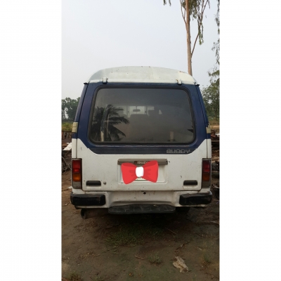 ขายรถตู้อีซูซุ  บัดดี้  เครื่องมังกรฝาทองปี95