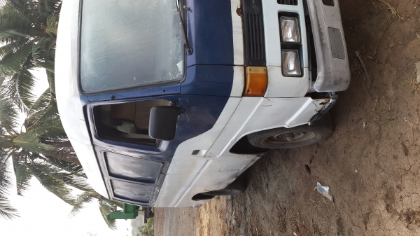 ขายรถตู้อีซูซุ  บัดดี้  เครื่องมังกรฝาทองปี95