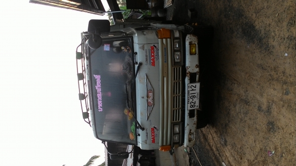 หกล้อดั้ม eh700. เกียร์ Ho