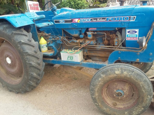 รถไถฟอร์ด 4สูบ6700 มีเกดหน้า เครื่องเกียร์ สมบูรณ์ พร้อมใช้งานทันที