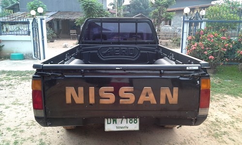 NISSAN ฝาแดง สภาพดี พร้อมใช้ NISSAN ฝาแดง สภาพดี พร้อมใช้
