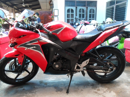 CBR 150R หัวฉีดปลายปี54 รถบ้านเดิมสนิทวิ่งน้อยไม่ล้มไม่ชน สภาพสวยย CBR 150R หัวฉีดปลายปี54 รถบ้านเดิมสนิทวิ่งน้อยไม่ล้มไม่ชน สภาพสวยย