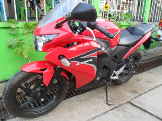 CBR 150R หัวฉีดปลายปี54 รถบ้านเดิมสนิทวิ่งน้อยไม่ล้มไม่ชน สภาพสวยย CBR 150R หัวฉีดปลายปี54 รถบ้านเดิมสนิทวิ่งน้อยไม่ล้มไม่ชน สภาพสวยย