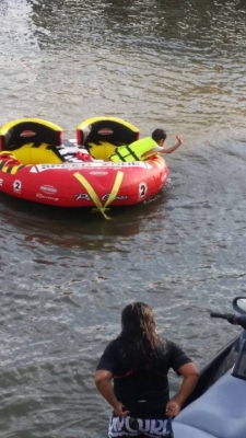 ขายของเล่นทางน้ำเป็นโซฟาสองที่น่ัง  สภาพดี