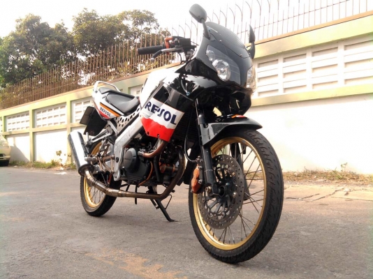 ขออนุญาติขาย  HONDA CBR 150 CC. สตา์ร์ทมือ ล้อทอง