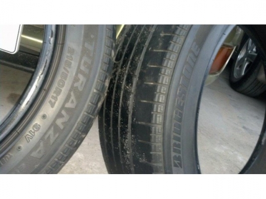 ยางบริดโตน ทูเรนซ่า 215 50 17 ปี 09 สภาพดี ราคา 850 บาท