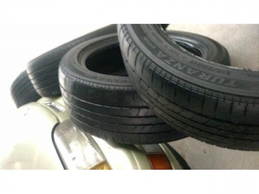 ยางบริดโตน ทูเรนซ่า 215 50 17 ปี 09 สภาพดี ราคา 850 บาท