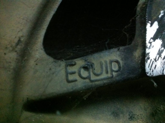 ล้อRetroลายบวก Equip01 13กว้าง6.5(วัดขอบได้7.5) อ๊อฟลึก2 นิ้ว ของแท้นะครับ