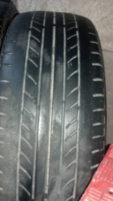 ยางบริดสโตน ทรูเรนซ่า 195 60 15 ปี 10 มี 2 เส้น รวม 800 บาท