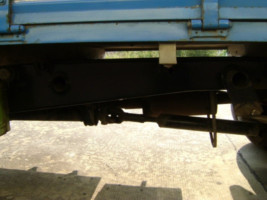 รถบรรทุกหกล้อกลาง รับส่งพนักงาน นักเรียน ใช้งานได้เลย(ยาว 4.30)