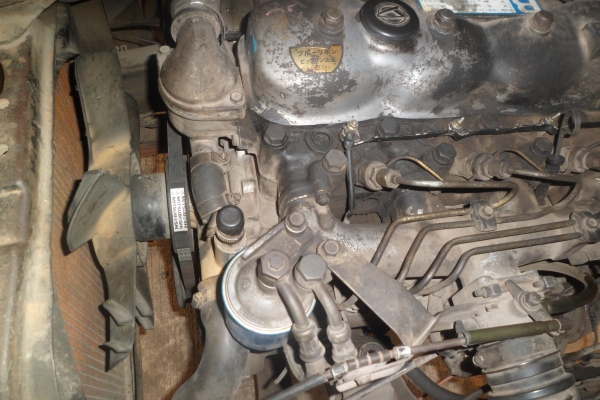 รถบรรทุกหกล้อกลาง รับส่งพนักงาน นักเรียน ใช้งานได้เลย(ยาว 4.30)