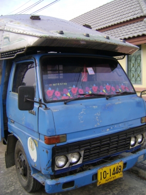 รถบรรทุกหกล้อกลาง รับส่งพนักงาน นักเรียน ใช้งานได้เลย(ยาว 4.30)