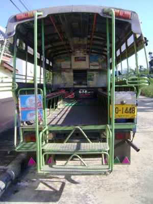 รถบรรทุกหกล้อกลาง รับส่งพนักงาน นักเรียน ใช้งานได้เลย(ยาว 4.30)