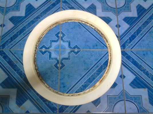 ขาย ยางขอบขาวใส่รถคลาสสิคครับ เผื่อมีใครสนใจครับ ขาย ยางขอบขาวใส่รถคลาสสิคครับ เผื่อมีใครสนใจครับ