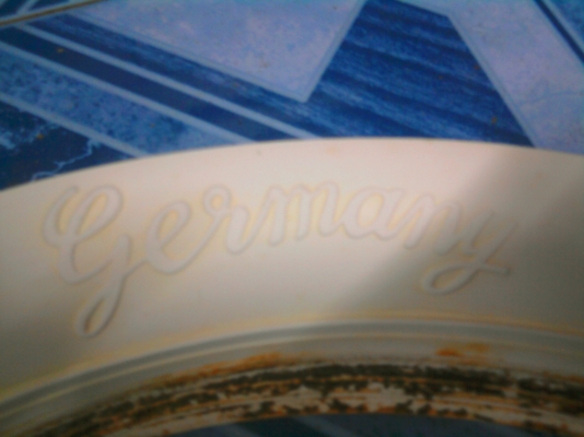 ขาย ยางขอบขาวใส่รถคลาสสิคครับ เผื่อมีใครสนใจครับ ขาย ยางขอบขาวใส่รถคลาสสิคครับ เผื่อมีใครสนใจครับ