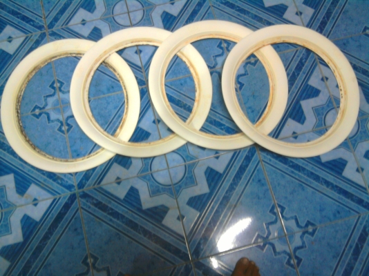 ขาย ยางขอบขาวใส่รถคลาสสิคครับ เผื่อมีใครสนใจครับ ขาย ยางขอบขาวใส่รถคลาสสิคครับ เผื่อมีใครสนใจครับ