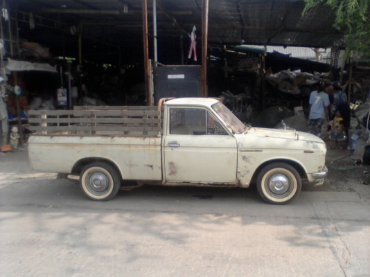 ขาย ยางขอบขาวใส่รถคลาสสิคครับ เผื่อมีใครสนใจครับ