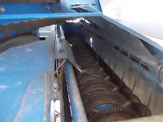 รหัส:13001004รถเกี่ยวข้าวนั่งขับ เกี่ยวง่ายพร้อมนวดข้าวด้วยจึงได้เป็นข้าวเปลือกwww.nihonmono.com