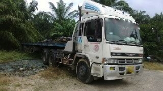 รถฮีโน่ 10 ล้อ หัวลาก เปอร์เฟีย  330 แรงม้า  ปี 48  สนใจติดต่อ 081 - 6079515