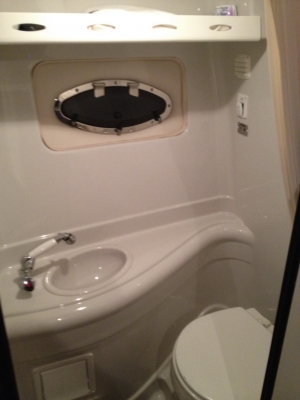 เรือยอร์ซสุดหรูเอาไปแบ่งเล่นครับ CROWNLINE 29' แอร์ GEN ครบราคาเบาๆครับ