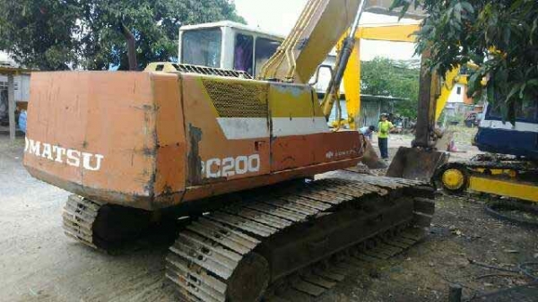 ขายรถแม็กโครKOMAYTSU  PC_- 120-5 PC 200-5ราคาเดียวกันสภาพสวยพร้อมใช้ราคาถูก