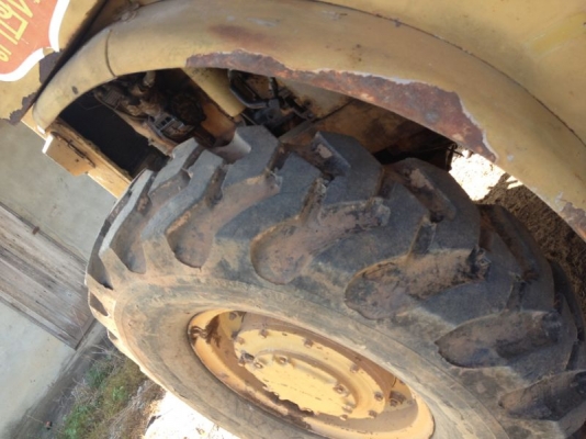 รถตัก CAT 922   สนใจติดต่อ 081 - 6079515