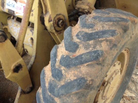 รถตัก CAT 922   สนใจติดต่อ 081 - 6079515