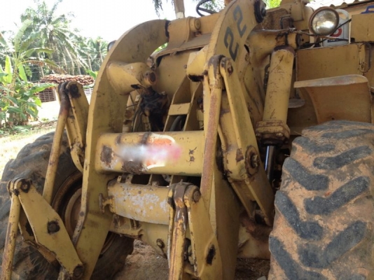 รถตัก CAT 922   สนใจติดต่อ 081 - 6079515