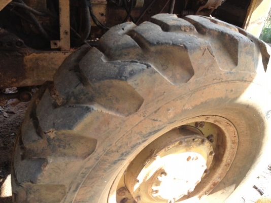 รถตัก CAT 922   สนใจติดต่อ 081 - 6079515