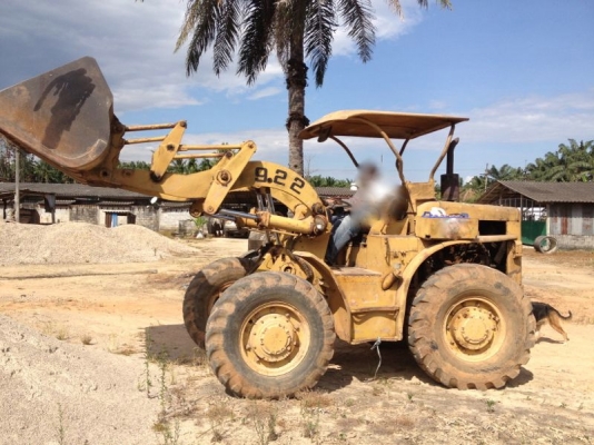 รถตัก CAT 922   สนใจติดต่อ 081 - 6079515