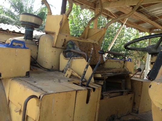 รถตัก CAT 922   สนใจติดต่อ 081 - 6079515