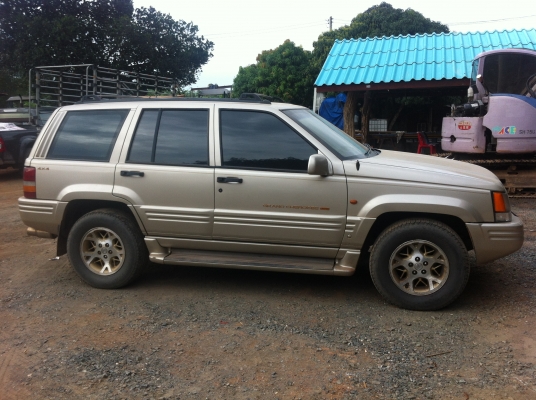 ขายJeeb Grand cherokee lmt 4.0l ปี 2000 ขายJeeb Grand cherokee lmt 4.0l ปี 2000