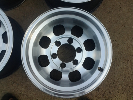 JOECLASSICขายแม็กขอบ15 6 รู8นิ้วออฟ2ชั้นออฟล้นๆสภาพดีไม่ดุ้งไม่คดET-32เอาไปใส่แนวเรโทรหล่อๆล้นๆได้เลยสนใจโทรสอบฤามได้