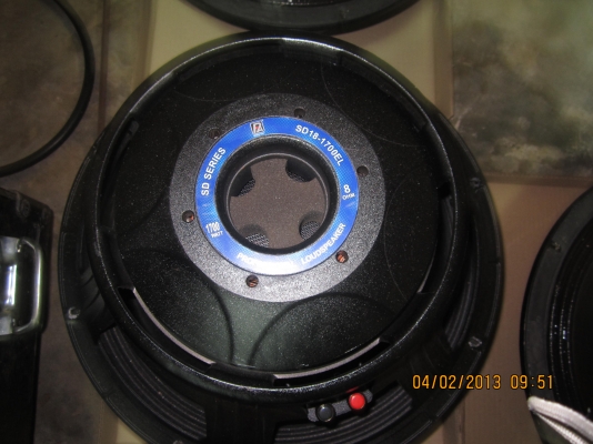 ขายดอกลำโพง SD 18-1700EL มี 4 ดอกสภาพ 99\%