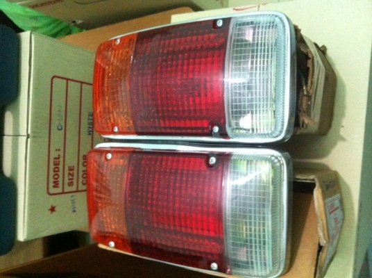 ขายไฟท้าย Toyota rh11  สนใจโทร 0822999887 เอก สุ๑,๐๐๐