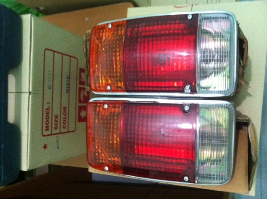 ขายไฟท้าย Toyota rh11  สนใจโทร 0822999887 เอก สุ๑,๐๐๐