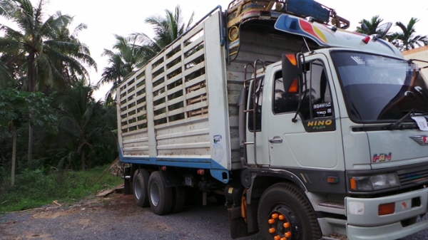 HINO  FL3H  195 แรงม้า ไปสุโขทัยค่ะ