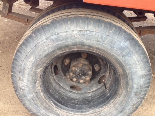 รถอีแต๋น 6 ล้อเครื่องอีสุสุ 100 แรงคัสซีหน้า 5  ระบบเกีบร์ 5 สปีดใช้งานได้เลย