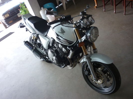 ขาย CB 400 ปี 93 สีขาวมุข แต่งนิดหน่อย inv.