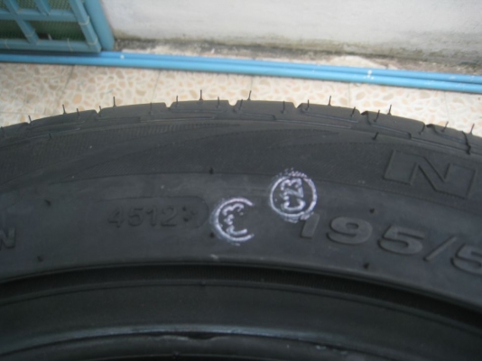 ขายยางใหม่ปี12 neuton nt5000 195/55r15 ชุดละ 6000 บาทครับ (081-3747940)